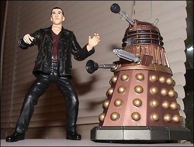 Doctor Who Radio Controlled Dalek Battle Pack - photos copyright 2006 Earl Green / theLogBook.com